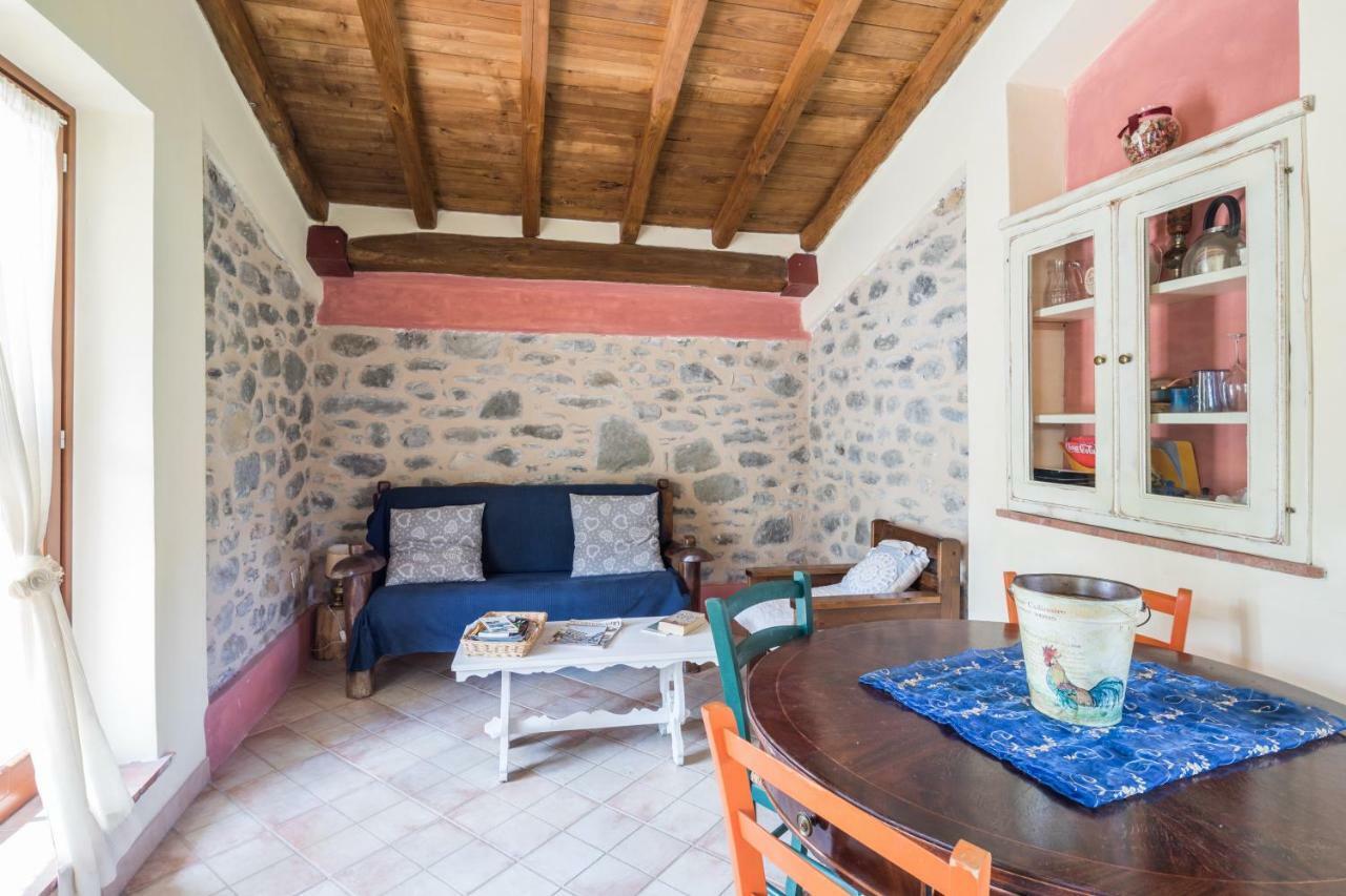 Agriturismo Di La Dall'Acqua 菲维扎诺 外观 照片