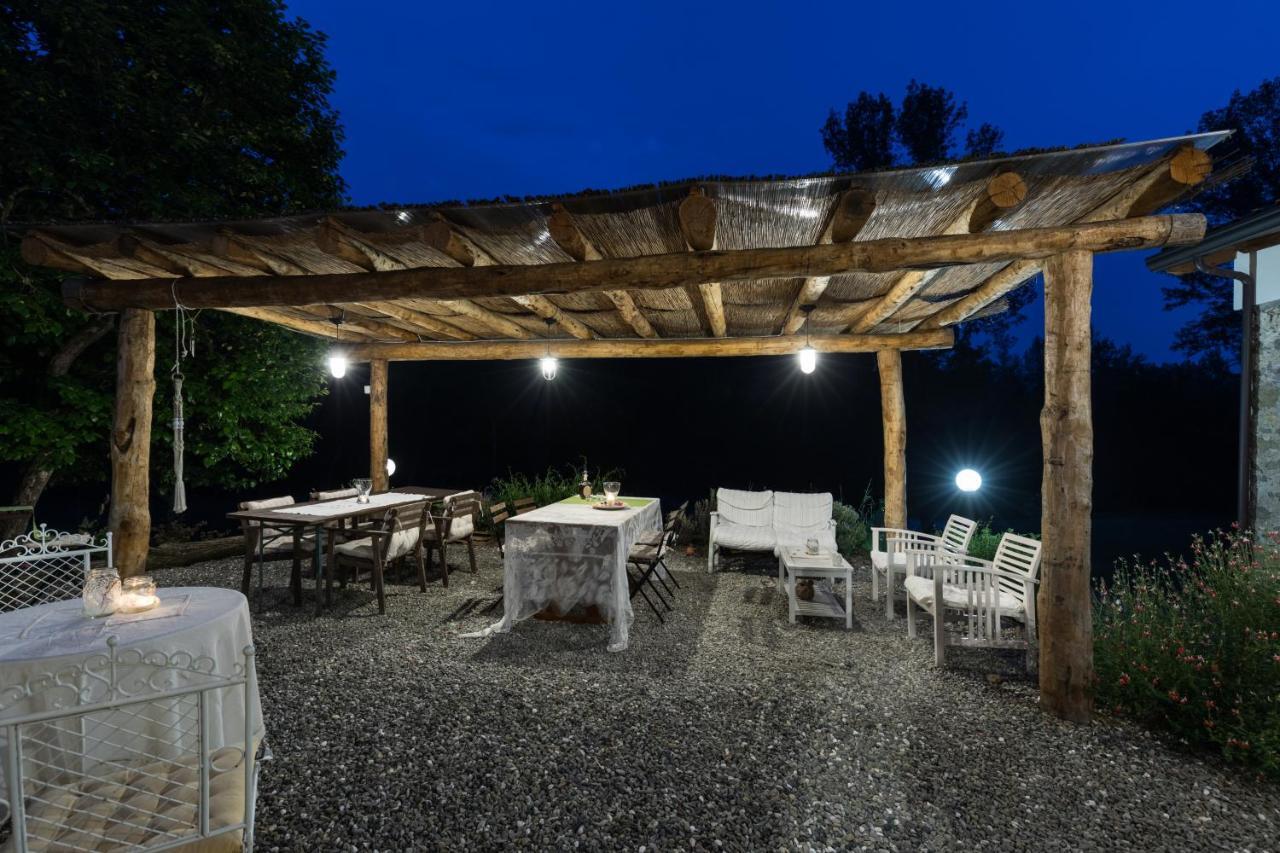 Agriturismo Di La Dall'Acqua 菲维扎诺 外观 照片